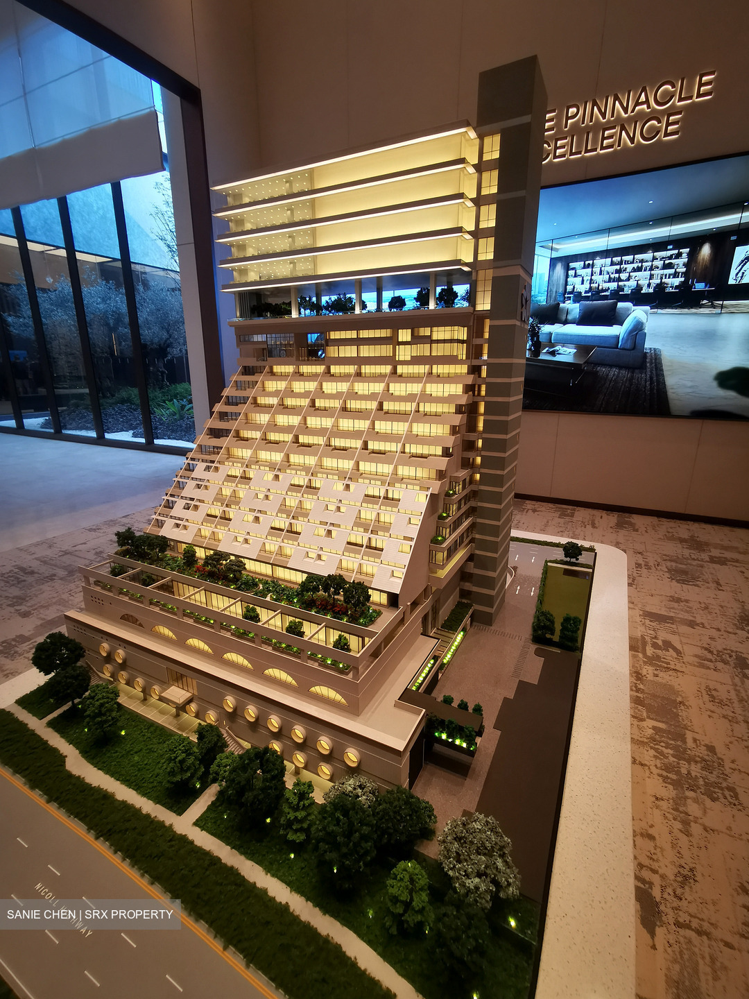 THE GOLDEN MILE (D7), Office #449020331